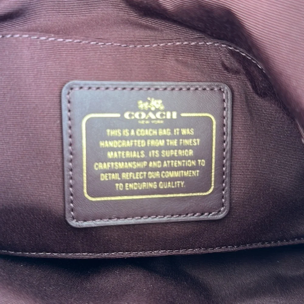 Coach CARRIE CROSSBODY IN METALLIC LEATHER - Picture 10 of 14